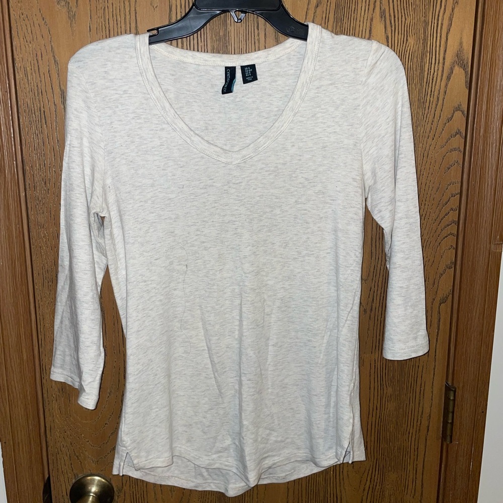 Three Quarters Sleeve tan/cream mix colored top